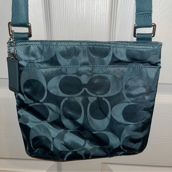 Coach Blue Crossbody Bag with Tan Interior, like new - Picture 3 of 11